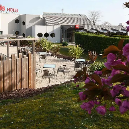 Ibis Saintes-2