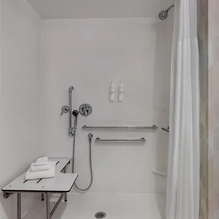 Hampton Inn & Suites West Des Moines Mill Civic-3