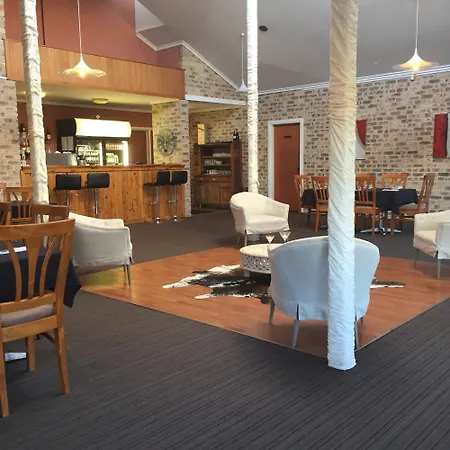 Acacia Motor Lodge-2