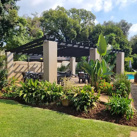 Aerotropolis Guest Lodge-3