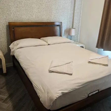 Maindee Guest House-2