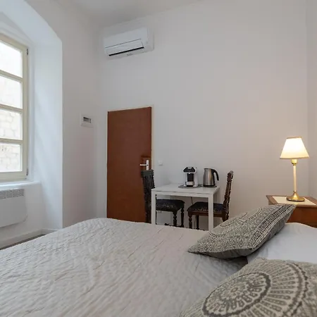 Apartment And Rooms Stay-3
