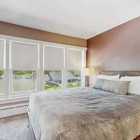 Ivy Manor-2