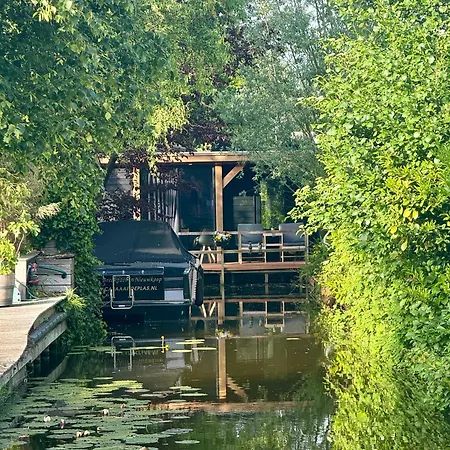 Casa aan de Plas, B&B met hottub en jacuzzi-3