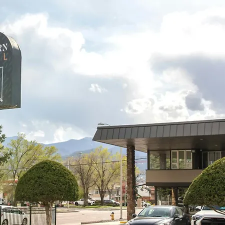 Modern Motel-2