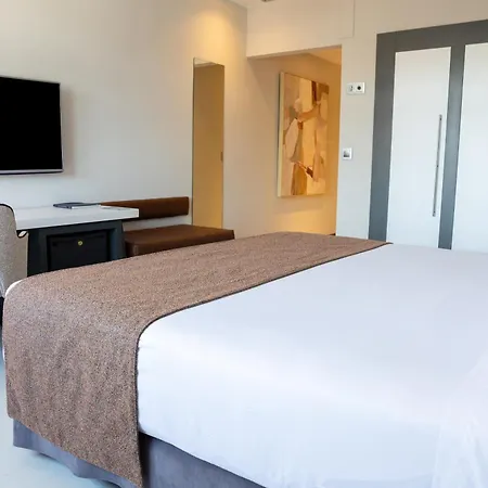 Hotel Ilunion Bilbao-2