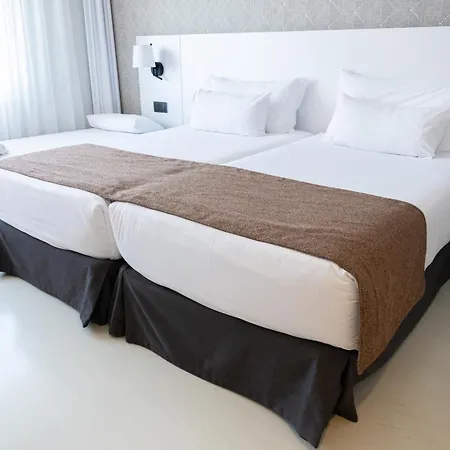 Hotel Ilunion Bilbao-3
