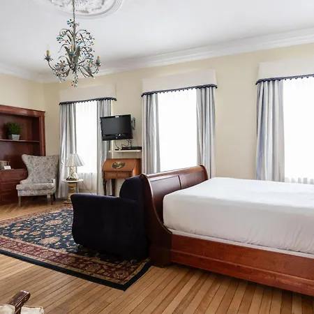 Hotel Champlain-2