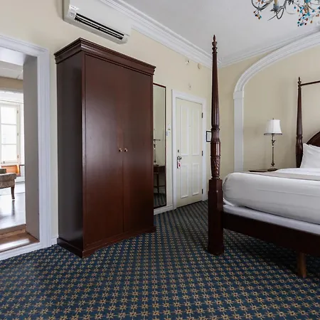 Hotel Champlain-3
