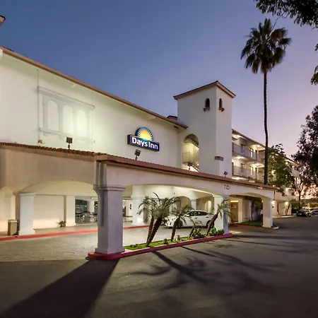 Days Inn By Wyndham Buena Park Anaheim-3