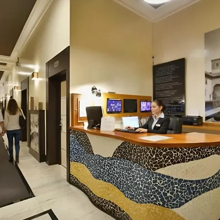 Alhambra Suites-2