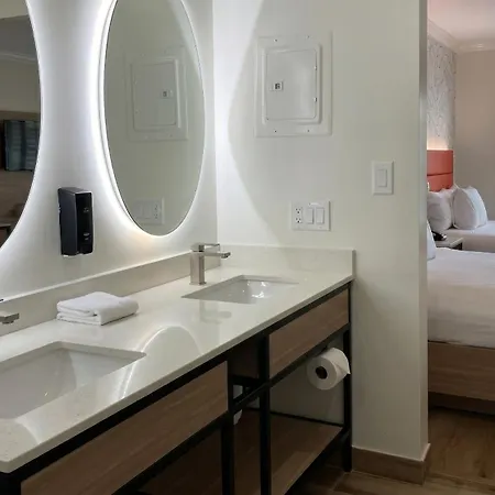 Americas Best Value Inn & Suites Anaheim-3