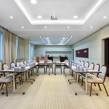 Ibis Muscat-3