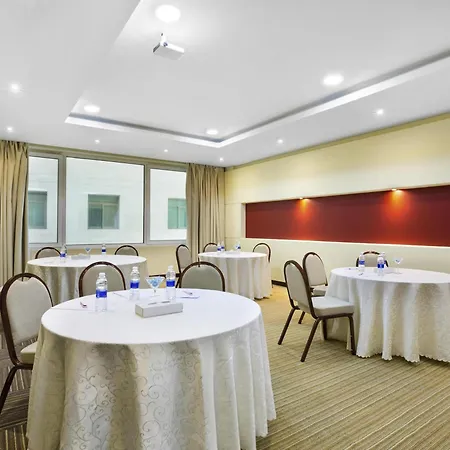 Ibis Muscat-2