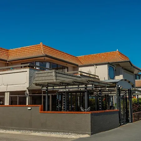 The Beachcomber Hotel-2