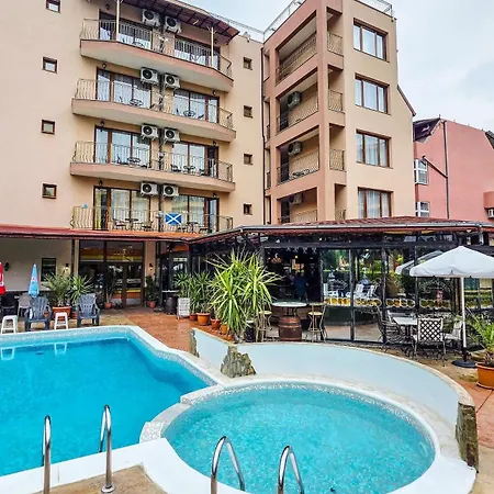 Friends Family Hotel - Free Parking-2