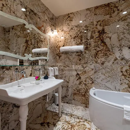 Hotel Demeure Loredana-3