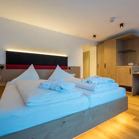 Hotel Kanisfluh-2