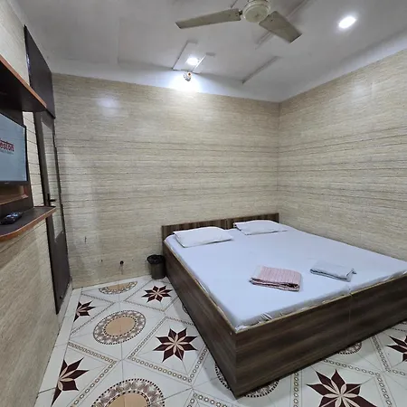 Hotel Vrindavan-3