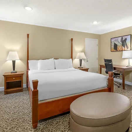 Best Western Plus Wooster Hotel & Conference Center-2