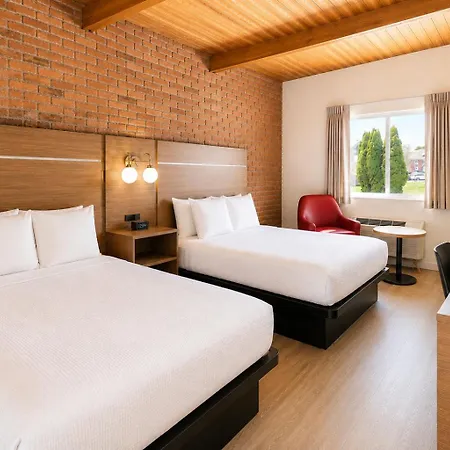 Ramada By Wyndham 1000 Islands Gananoque-2