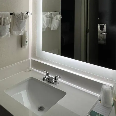 Quality Inn & Suites Clemmons I-40-2