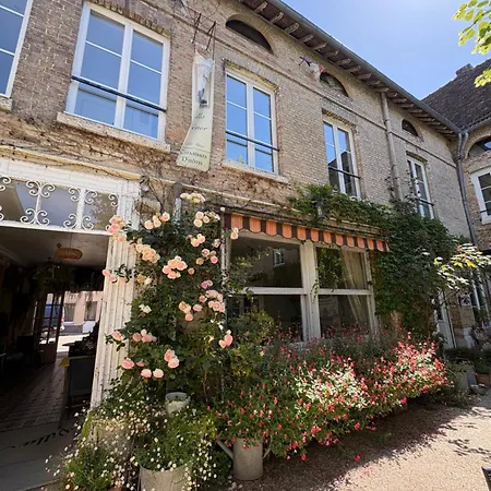 Chambres D'Hôtes La Villa Aliénor-2