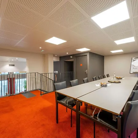 Aparthotel Adagio Lyon Patio Confluence-2