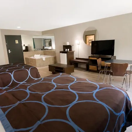Super 8 By Wyndham Niagara Falls-3