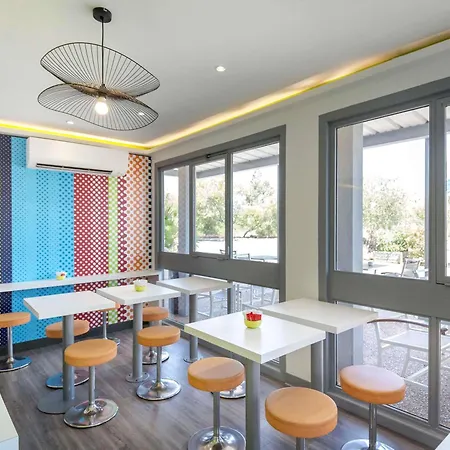 ibis budget Fréjus Capitou A8-3