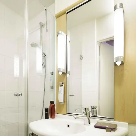 ibis Versailles Château-3