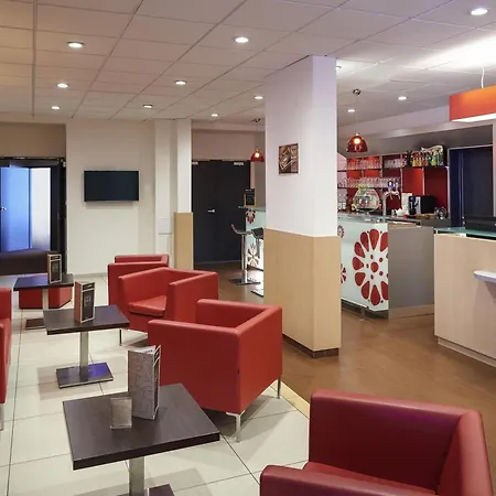 ibis Cholet-2