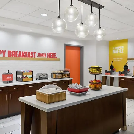 Hampton Inn & Suites Detroit/Troy-2