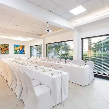 Ibis Styles Accra Airport-3