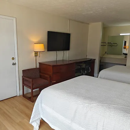 Travelodge By Wyndham Richmond Kentucky-2