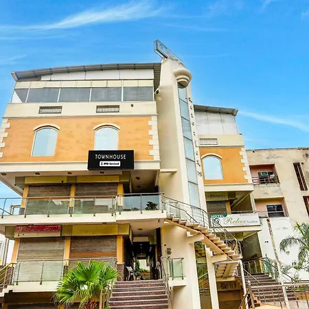 Townhouse Relax Suits A Boutique Hotel Vasundhara-3