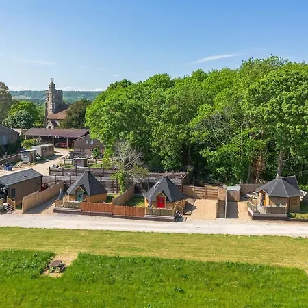 Woods Meadow Glamping-3