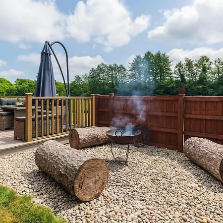 Woods Meadow Glamping-3
