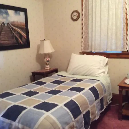 10Th Avenue Guest House & Suites-3