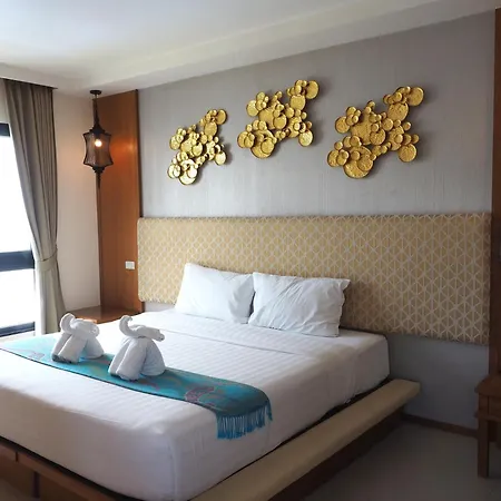 The Signature Hotel @ Thapae-3