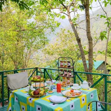 Neemrana'S Glasshouse On The Ganges-2