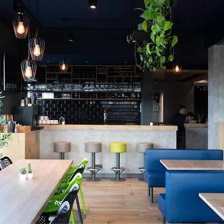 Ibis Budget Oostende Airport-3