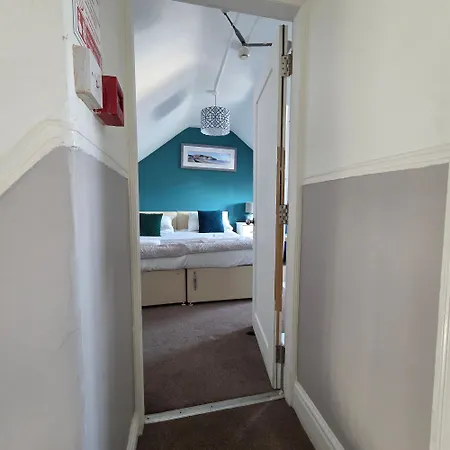 The Merrydale Guest House-3