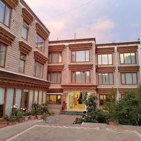 The Sera Courtyard-2