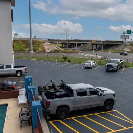 Airport Inn & Suites South Padre Island I 37-3