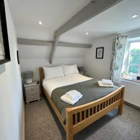 Swan House Tea Room And Bed & Breakfast-3