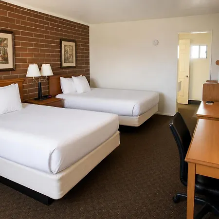 Days Inn By Wyndham Lake Point-3