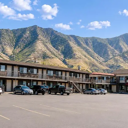 Days Inn By Wyndham Lake Point-2