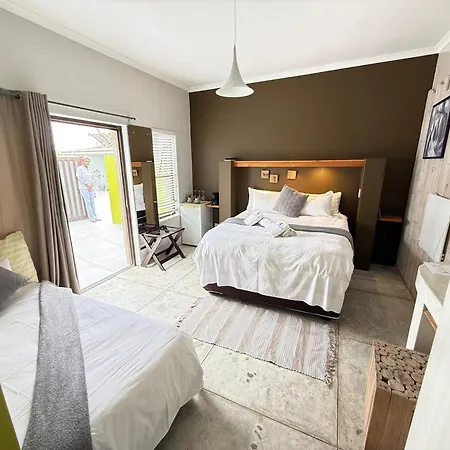 Atlantic-Square Guesthouse-3