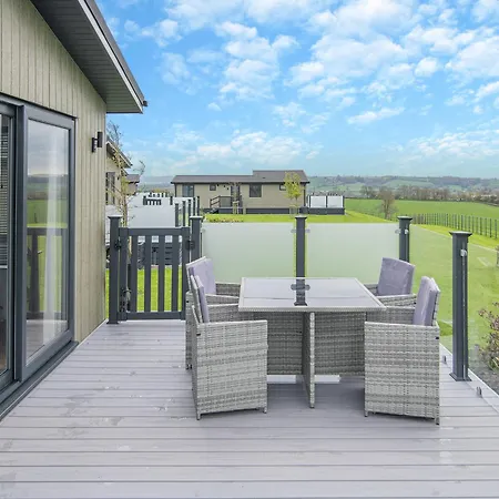 Midsomer Lodges-3